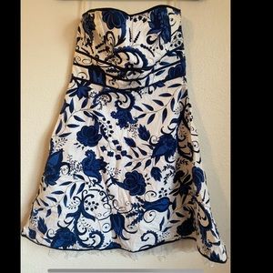 Very cute black white blue paisley dress size 5